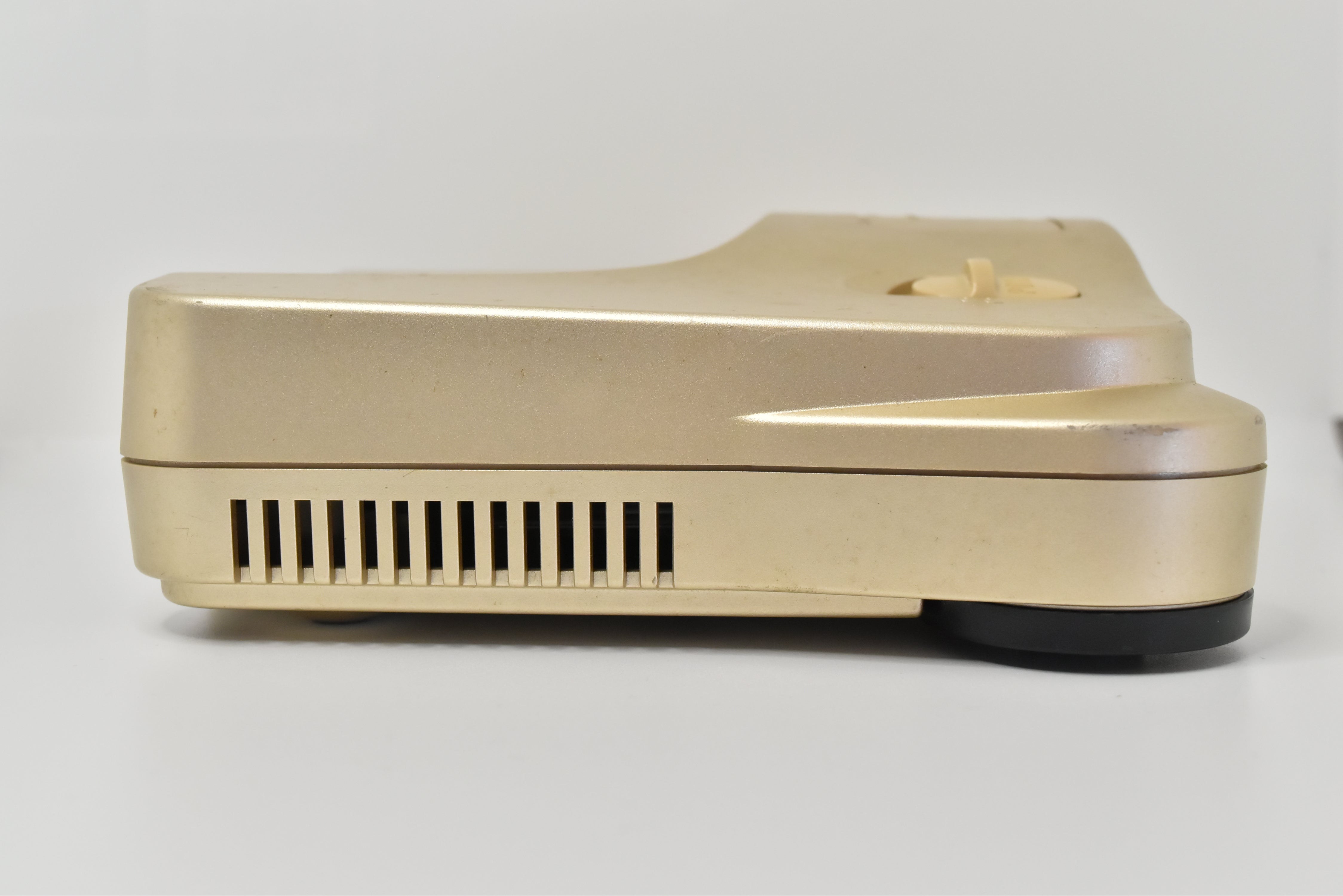 Nintendo 64 Gold Console System / Toys "R" Us Limited Edition / NTSC-J (Japan)