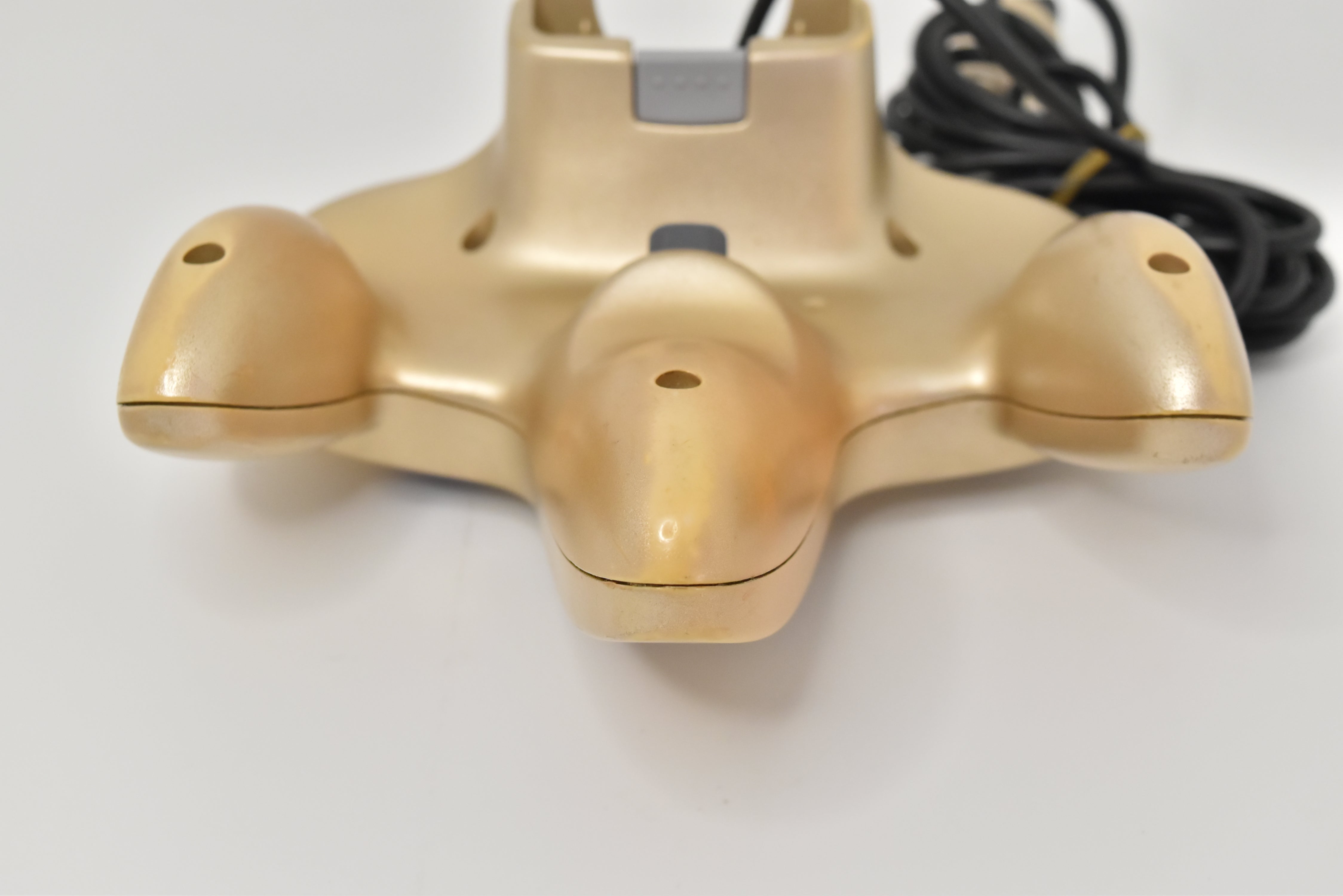 Nintendo 64 Gold Console System / Toys "R" Us Limited Edition / NTSC-J (Japan)