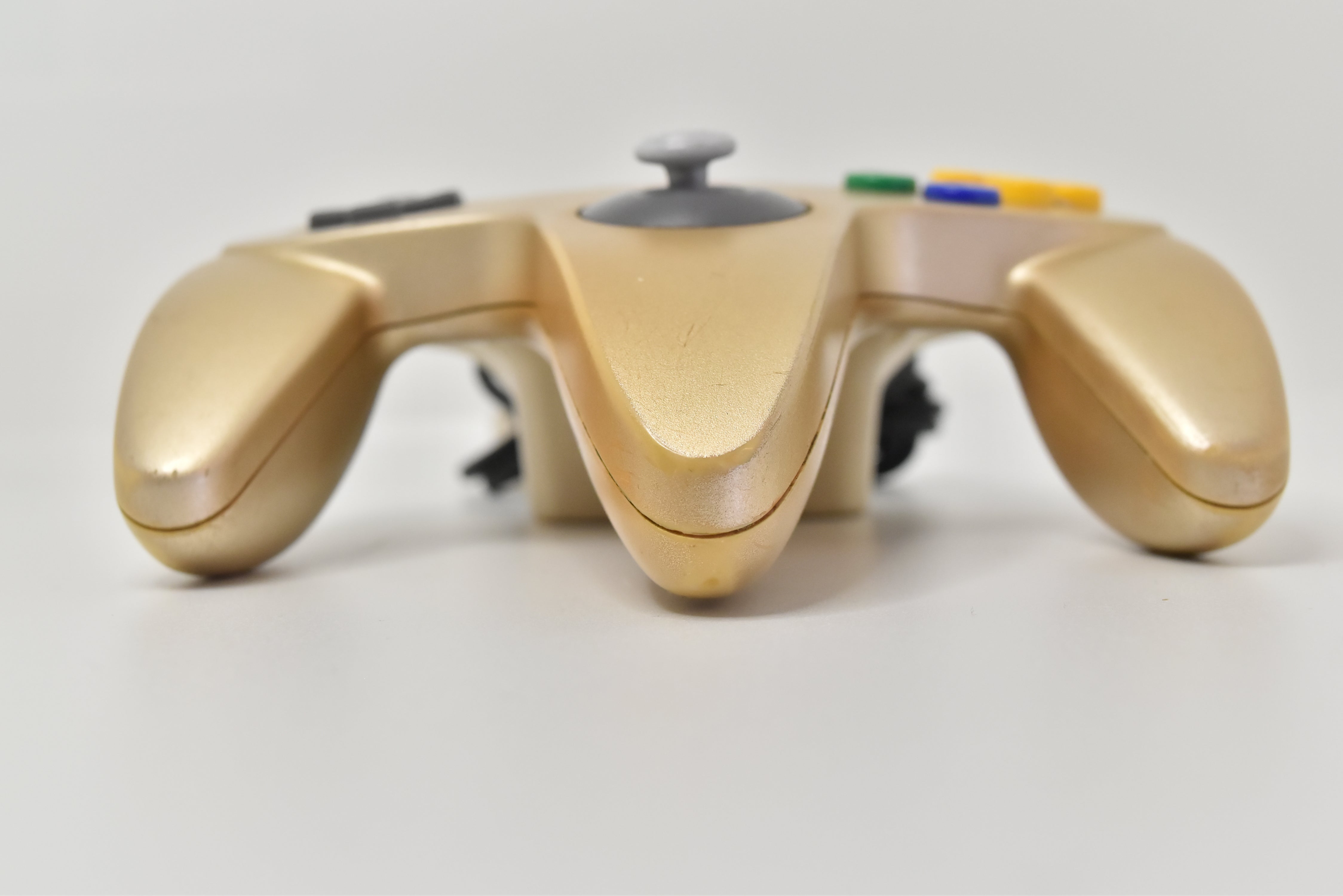 Nintendo 64 Gold Console System / Toys "R" Us Limited Edition / NTSC-J (Japan)