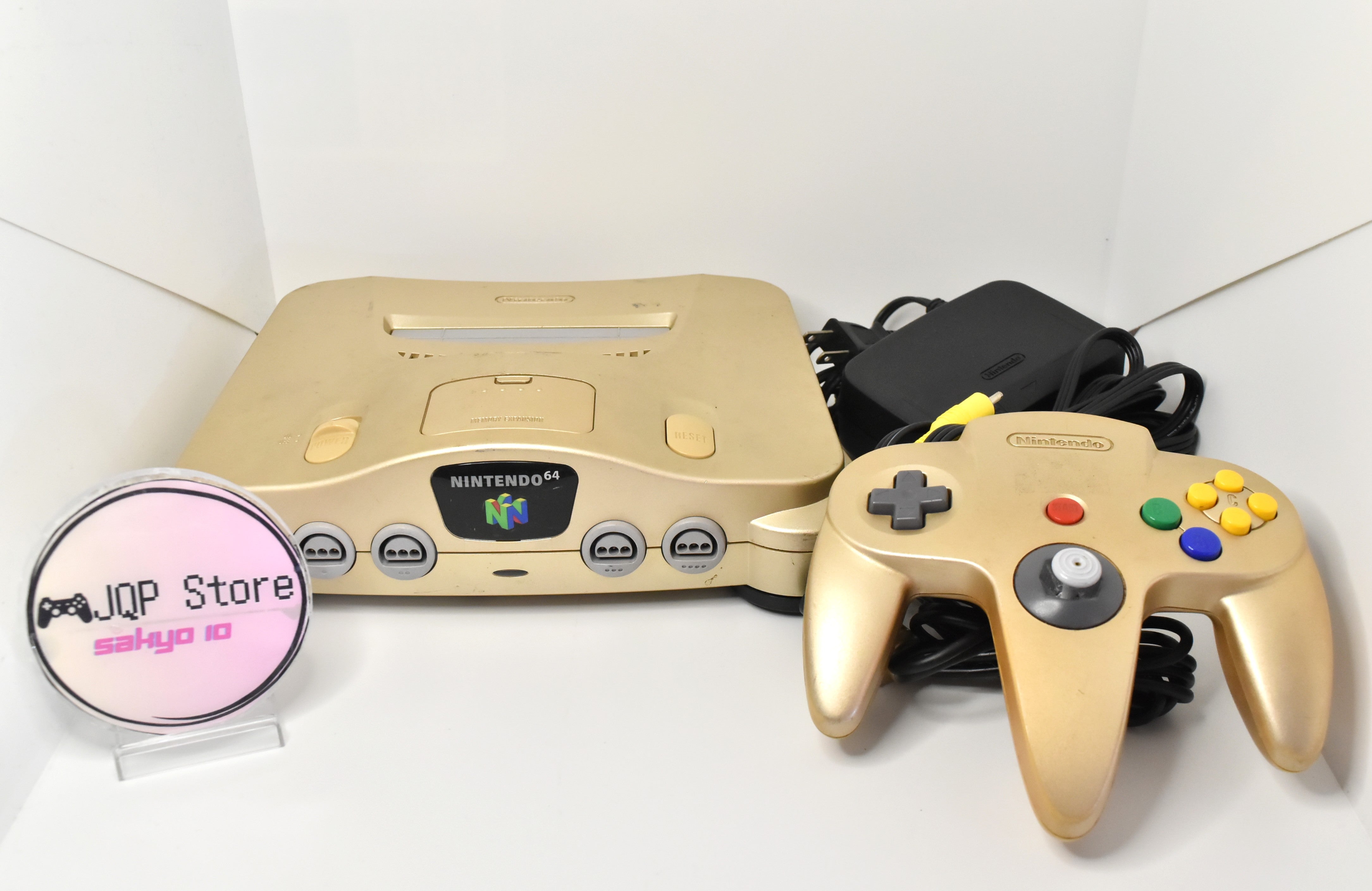 Nintendo 64 Gold Console System / Toys "R" Us Limited Edition / NTSC-J (Japan)