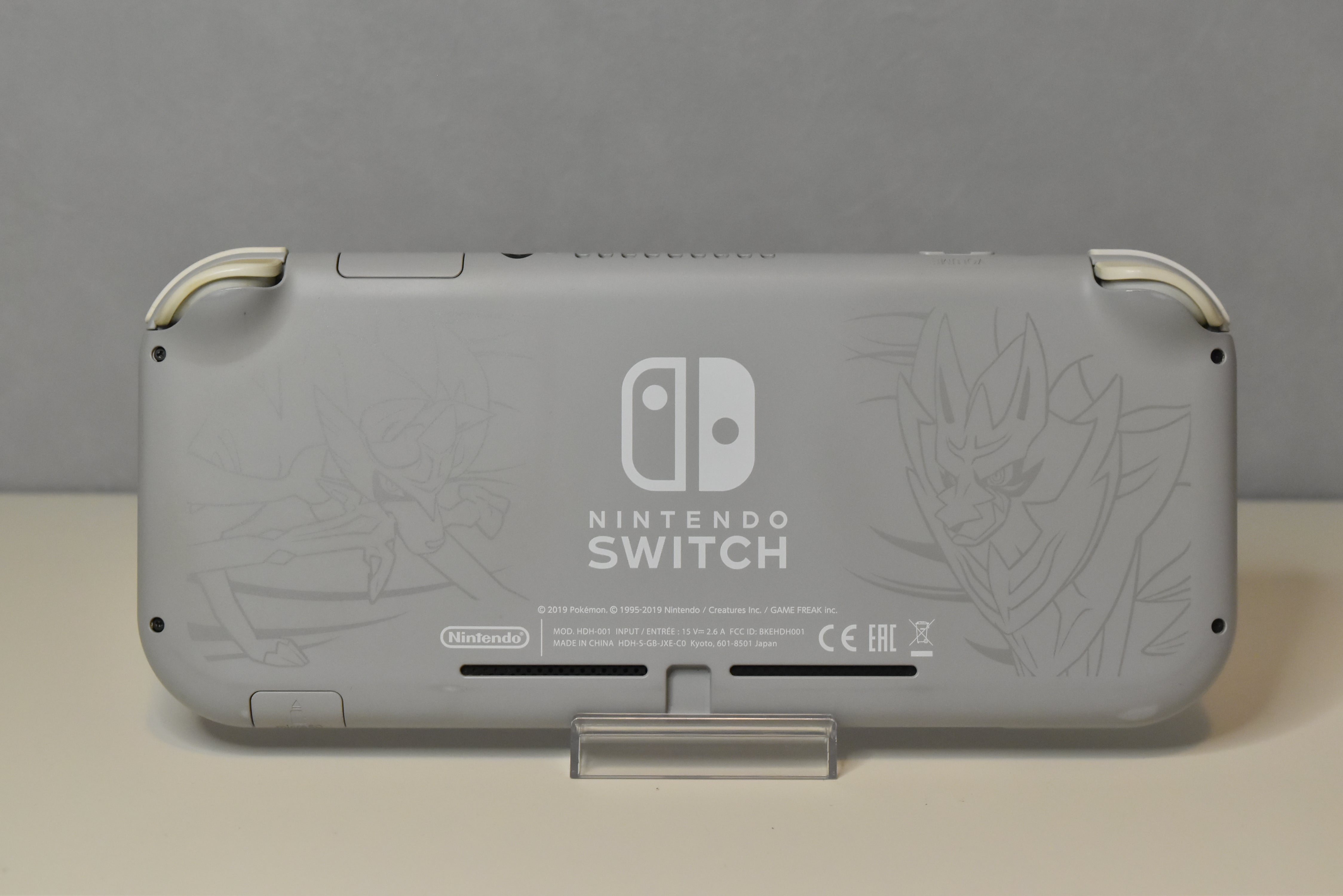 Nintendo Switch Lite Console / Pokemon Zacian Zamazenta Edition